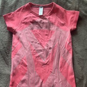 Ivivva fly tech short sleeve